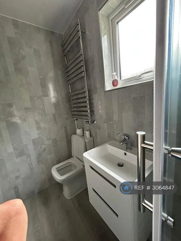 5 bedroom terraced house for rent