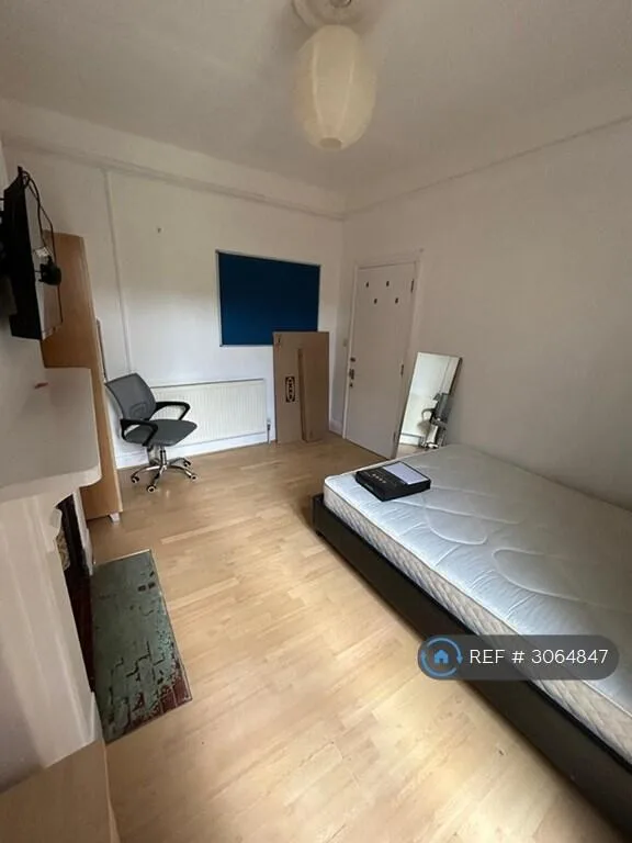 5 bedroom terraced house for rent