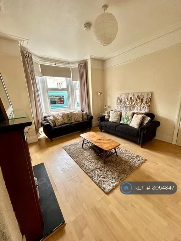 5 bedroom terraced house for rent