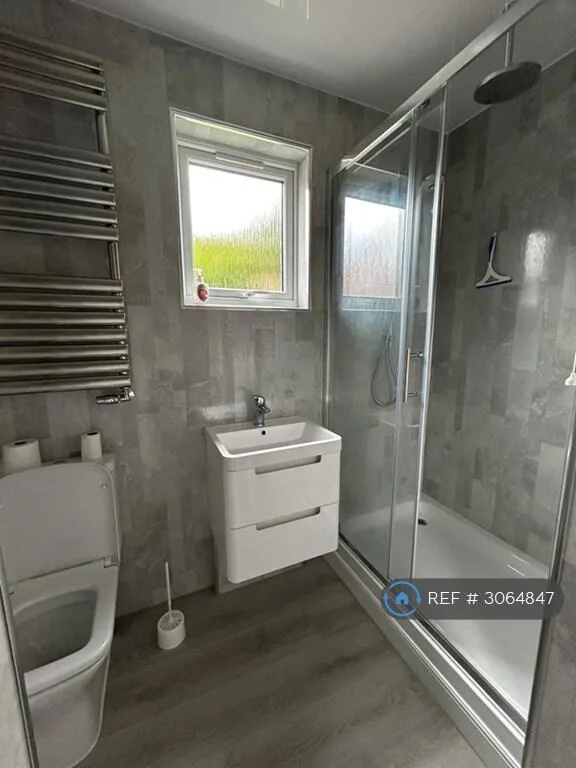 5 bedroom terraced house for rent