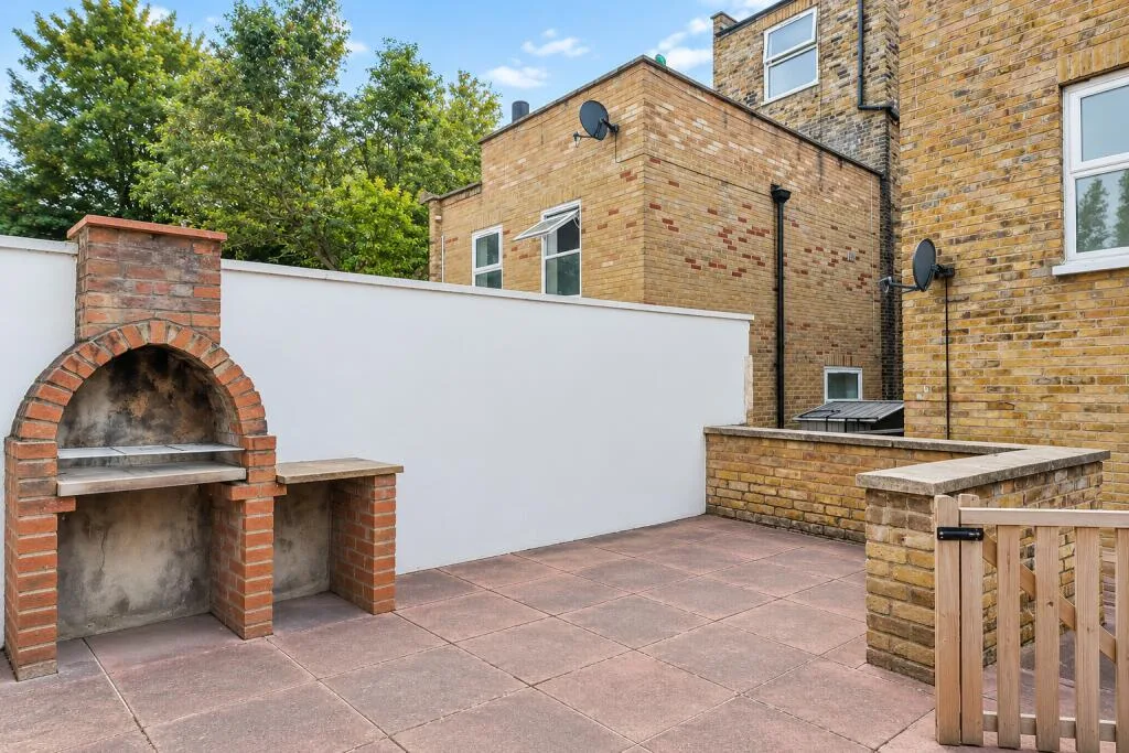 3 bedroom flat for rent