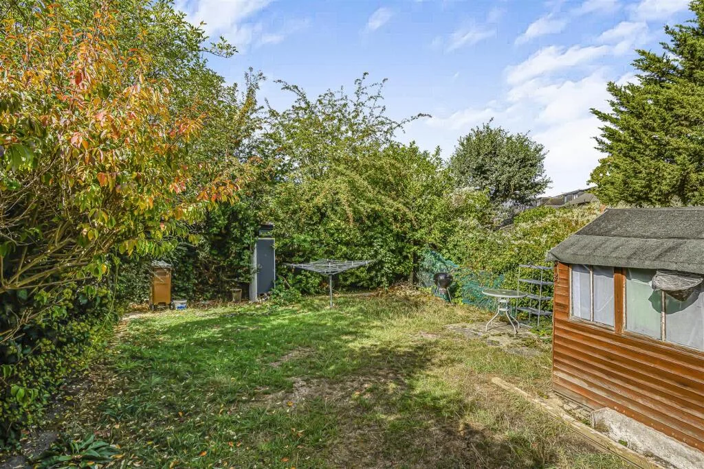 2 bedroom maisonette for rent