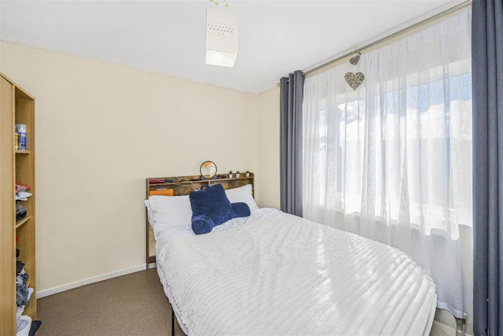 2 bedroom maisonette for rent