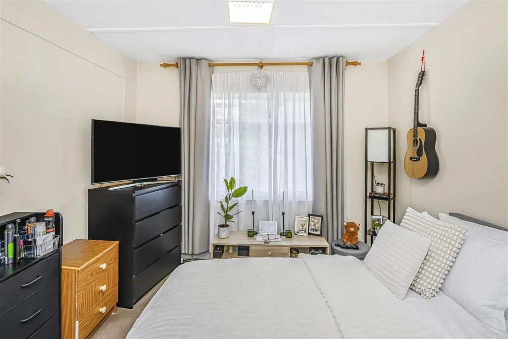 2 bedroom maisonette for rent