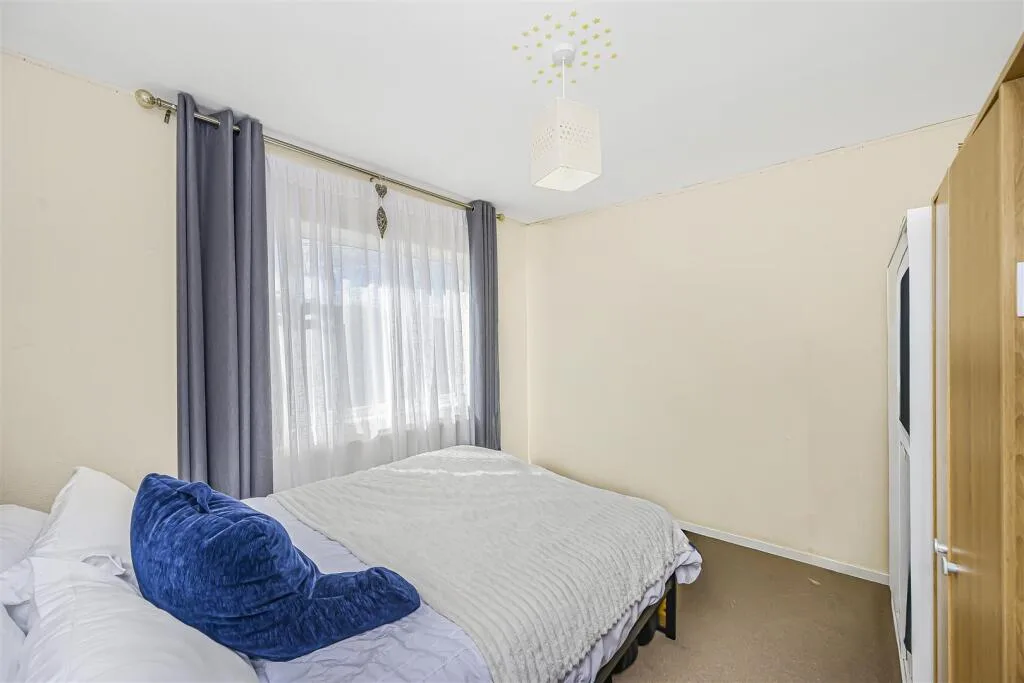 2 bedroom maisonette for rent