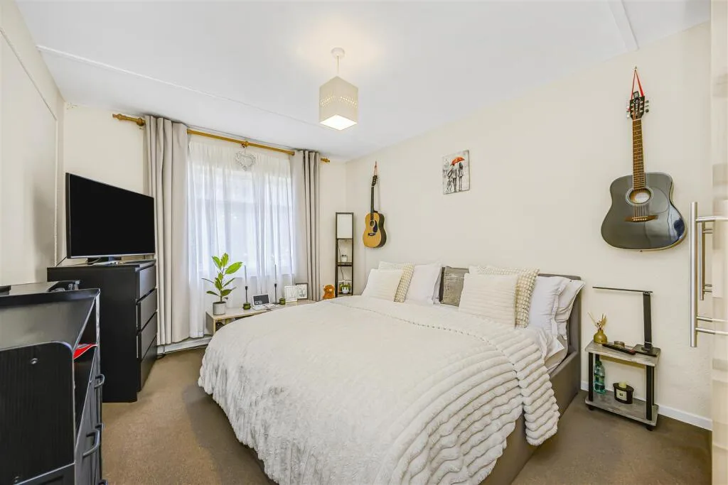 2 bedroom maisonette for rent