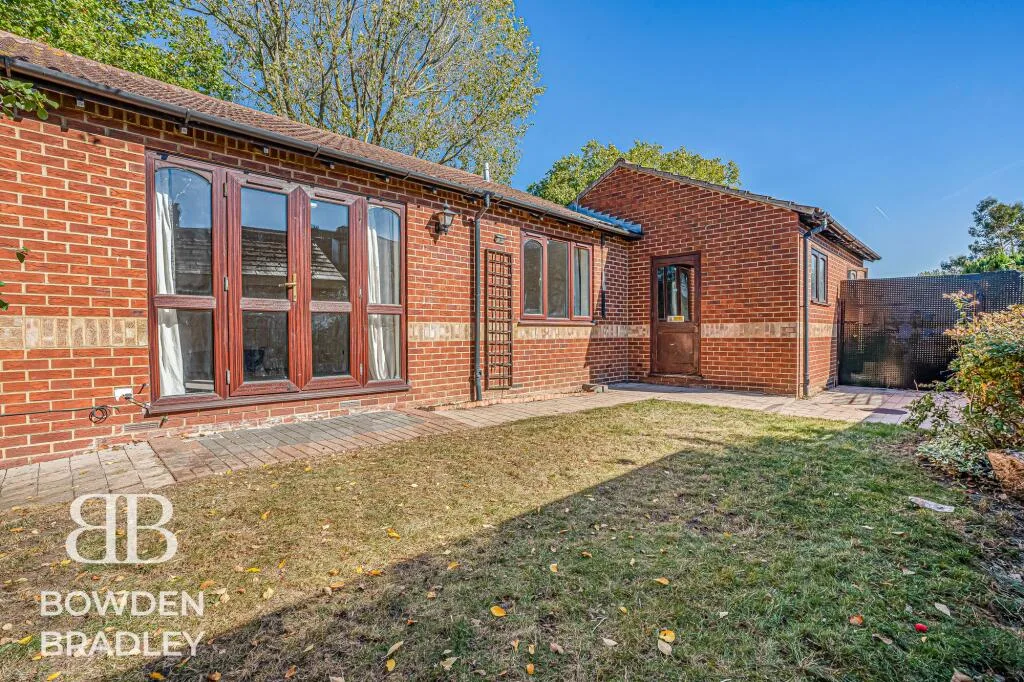 2 bedroom terraced bungalow for rent
