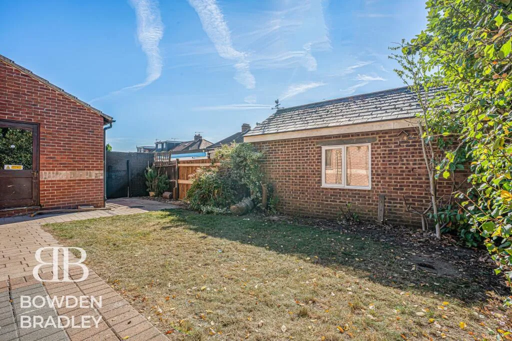 2 bedroom terraced bungalow for rent