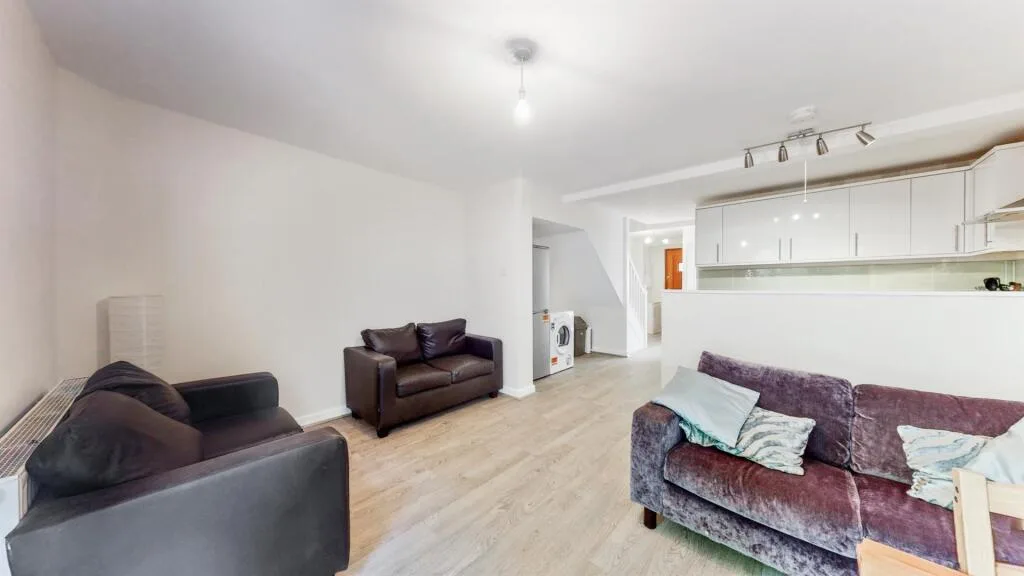 4 bedroom apartment for rent
