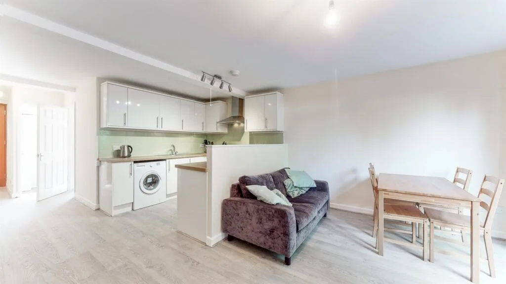 4 bedroom apartment for rent