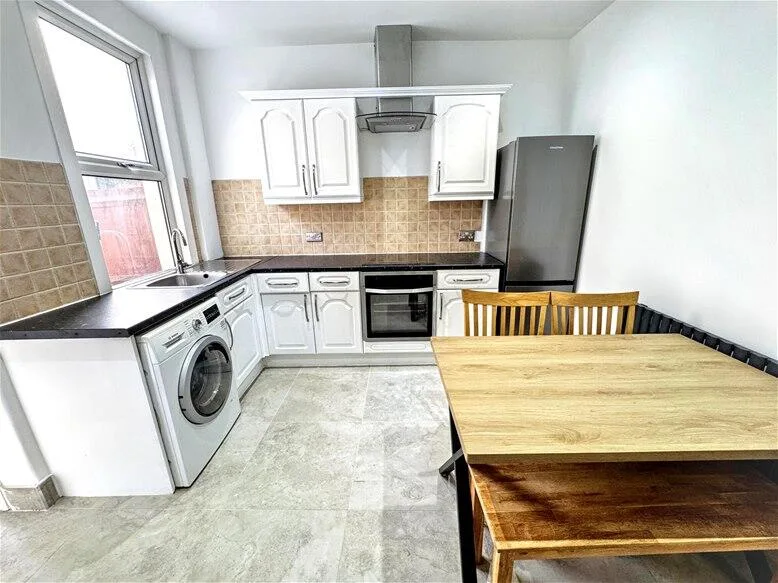 2 bedroom house for rent
