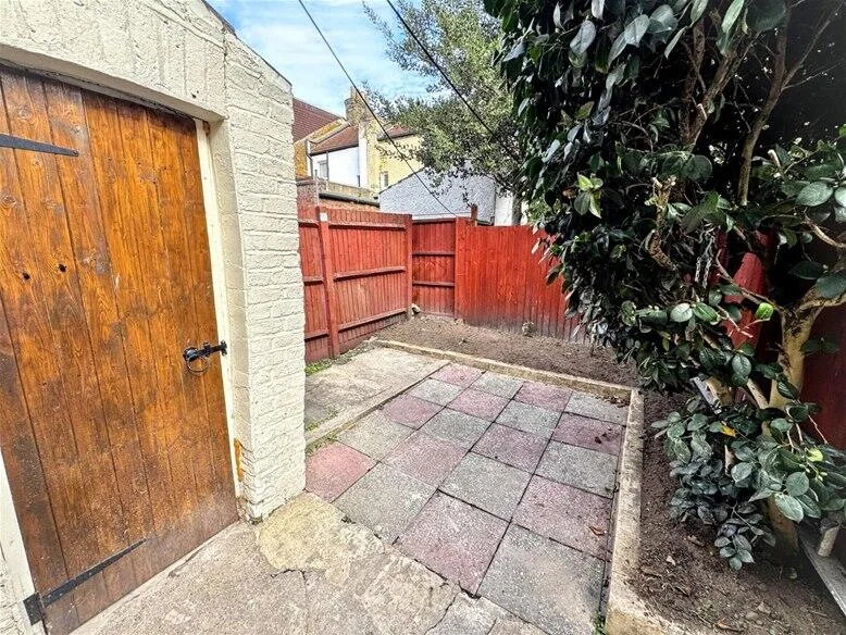 2 bedroom house for rent