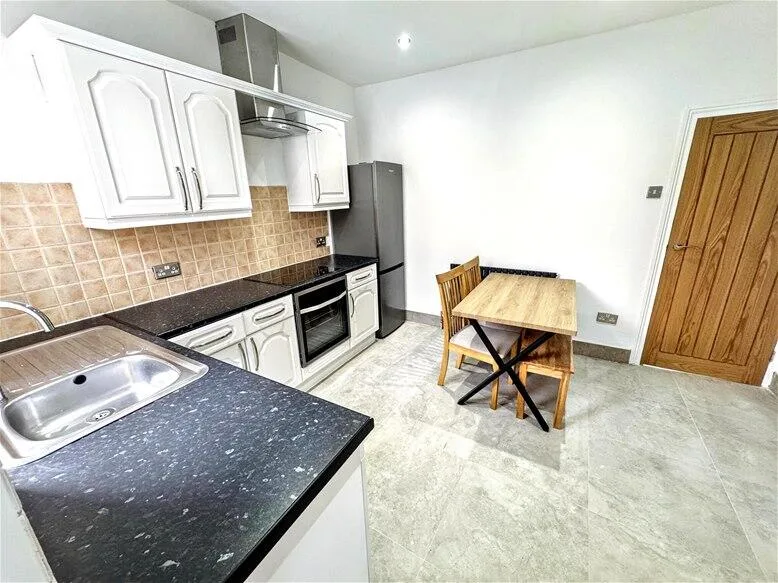 2 bedroom house for rent