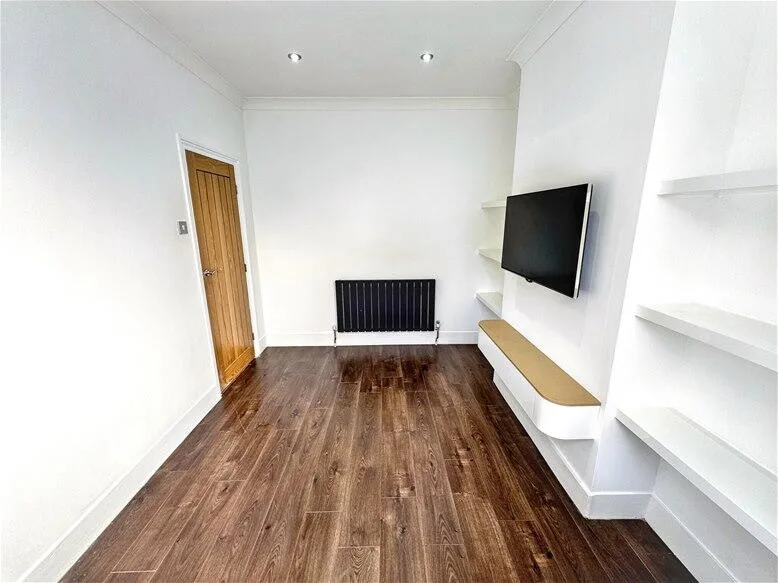 2 bedroom house for rent
