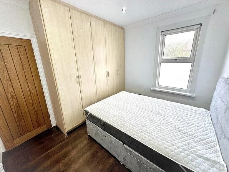 2 bedroom house for rent