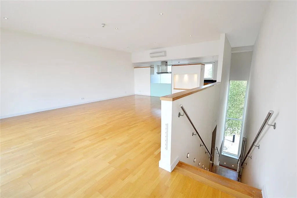 4 bedroom end of terrace house for rent