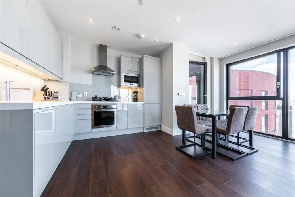 3 bedroom flat for rent