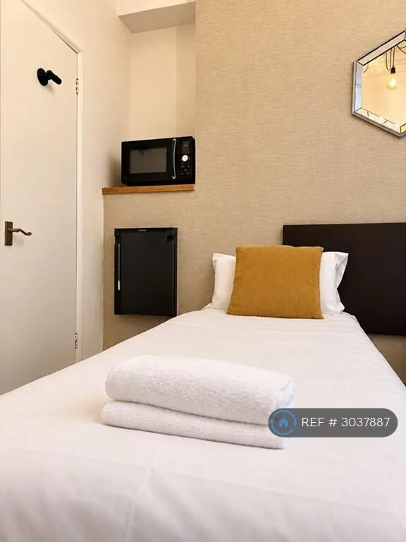 Studio flat for rent