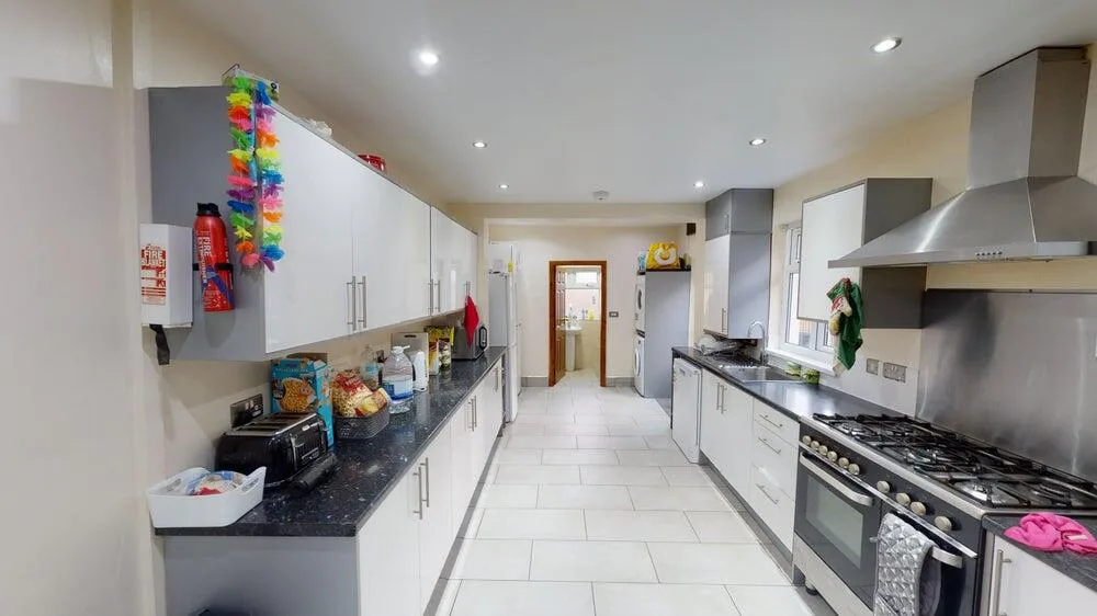 7 bedroom house for rent