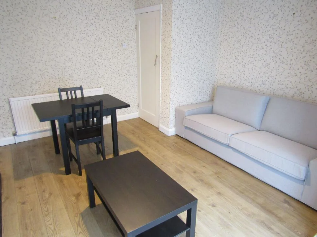 3 bedroom semi-detached house for rent
