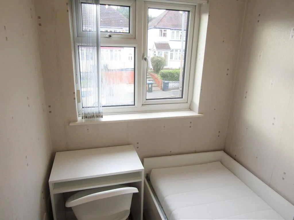 3 bedroom semi-detached house for rent
