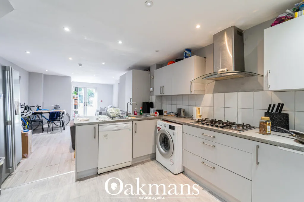 6 bedroom house for rent