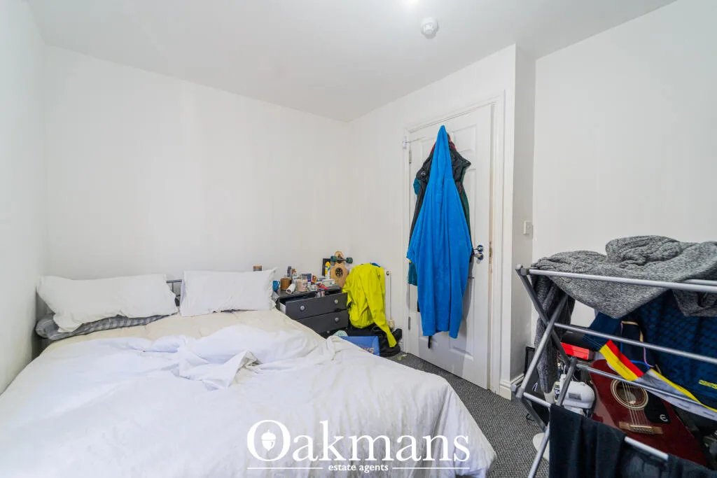 6 bedroom house for rent