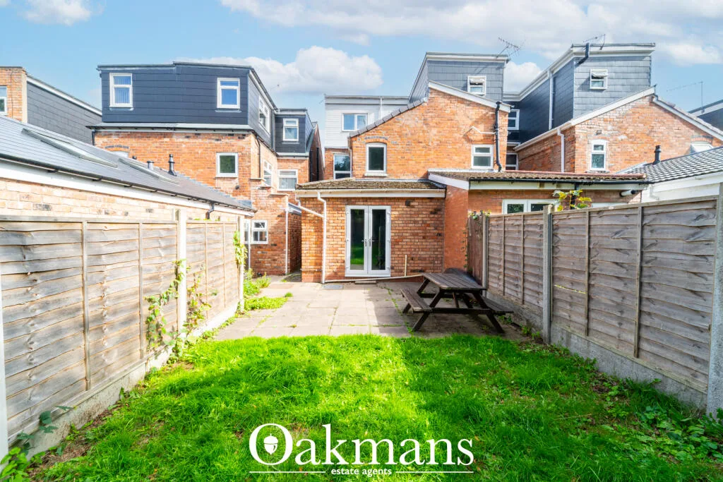 6 bedroom house for rent