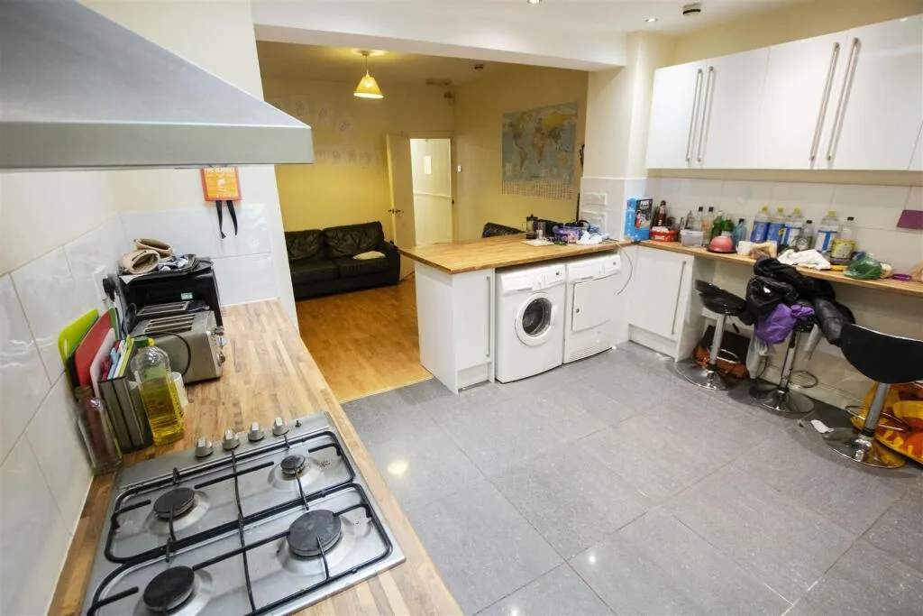 5 bedroom house for rent