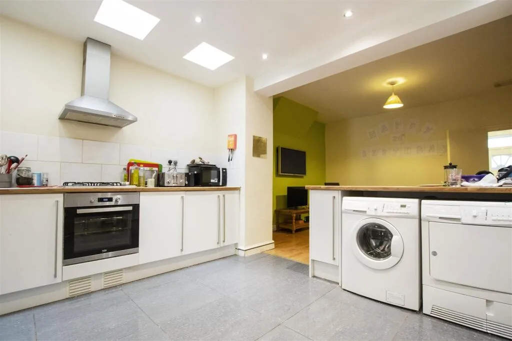 5 bedroom house for rent
