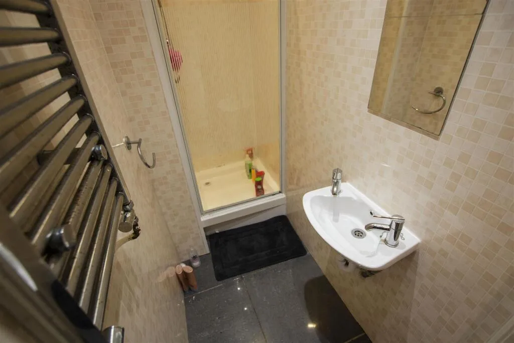 5 bedroom house for rent