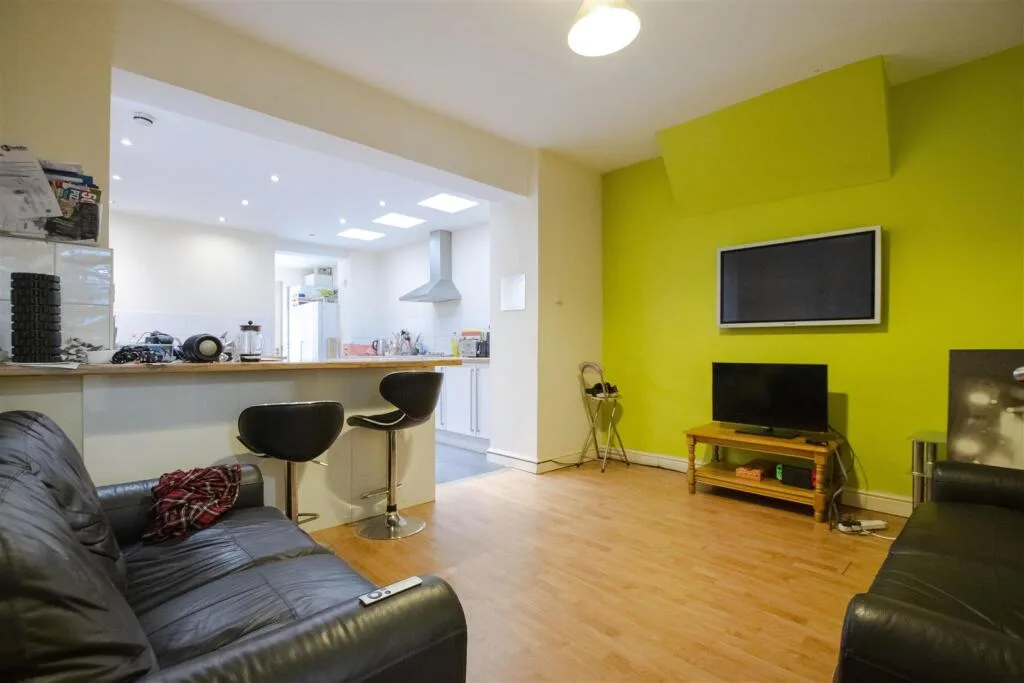 5 bedroom house for rent