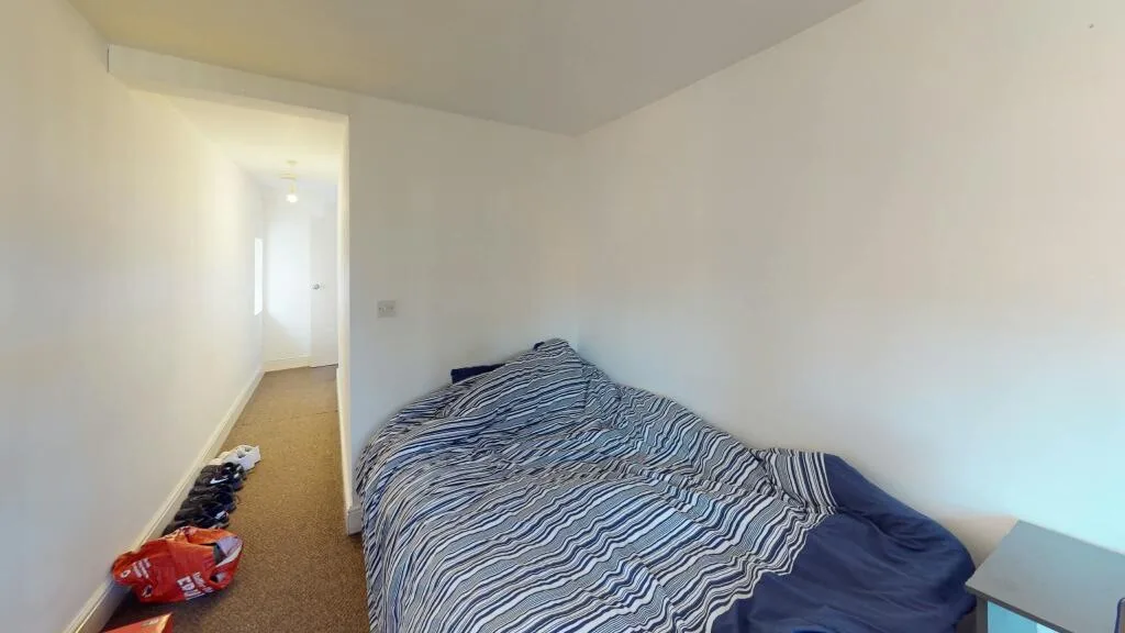 5 bedroom flat for rent