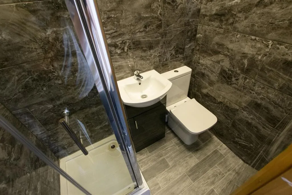 8 bedroom house for rent