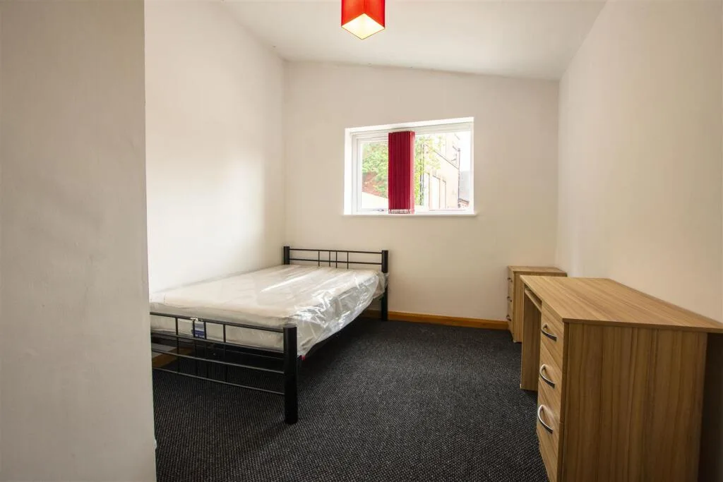 8 bedroom house for rent