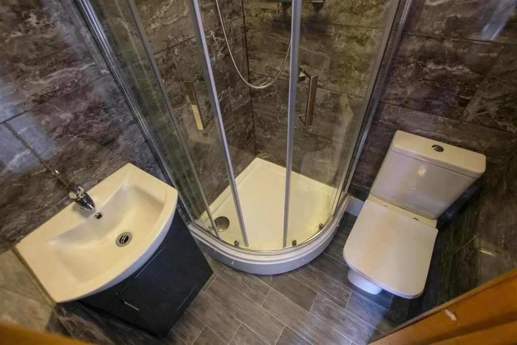 8 bedroom house for rent