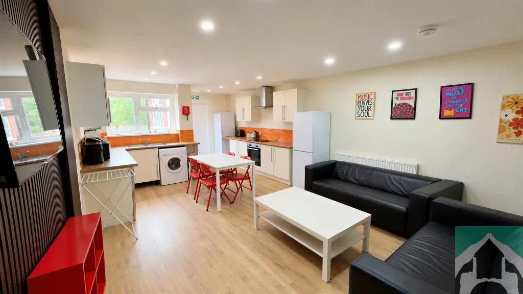 6 bedroom terraced house for rent