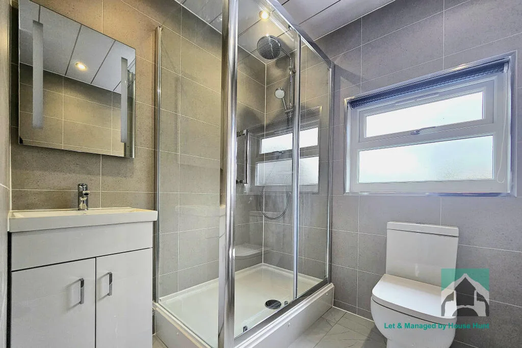 6 bedroom house for rent