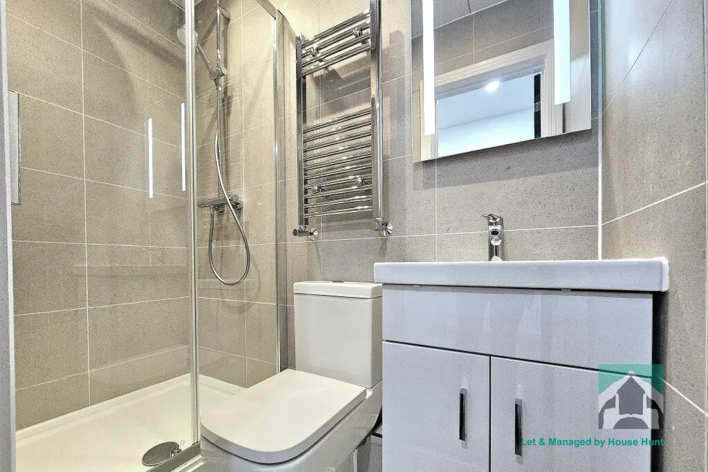 6 bedroom house for rent