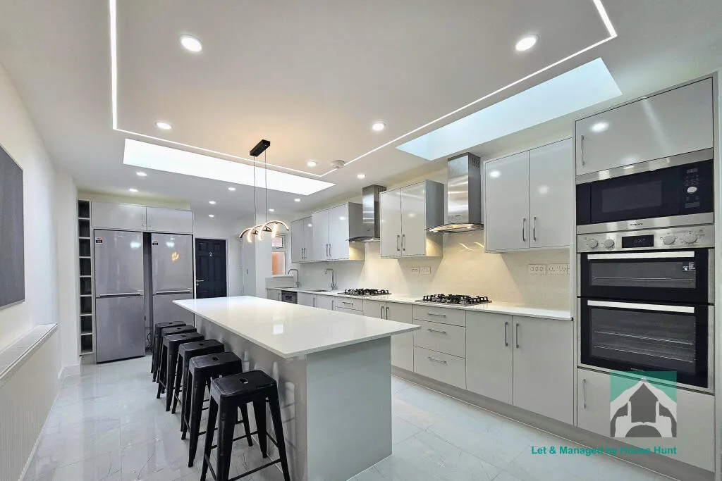 6 bedroom house for rent