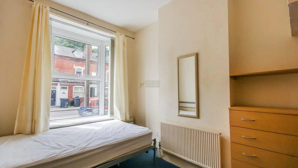 6 bedroom terraced house for rent