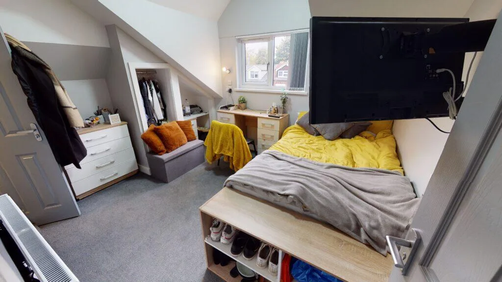 6 bedroom house for rent
