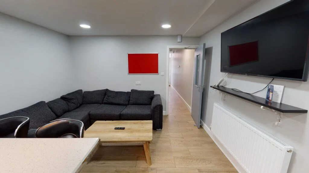 6 bedroom house for rent