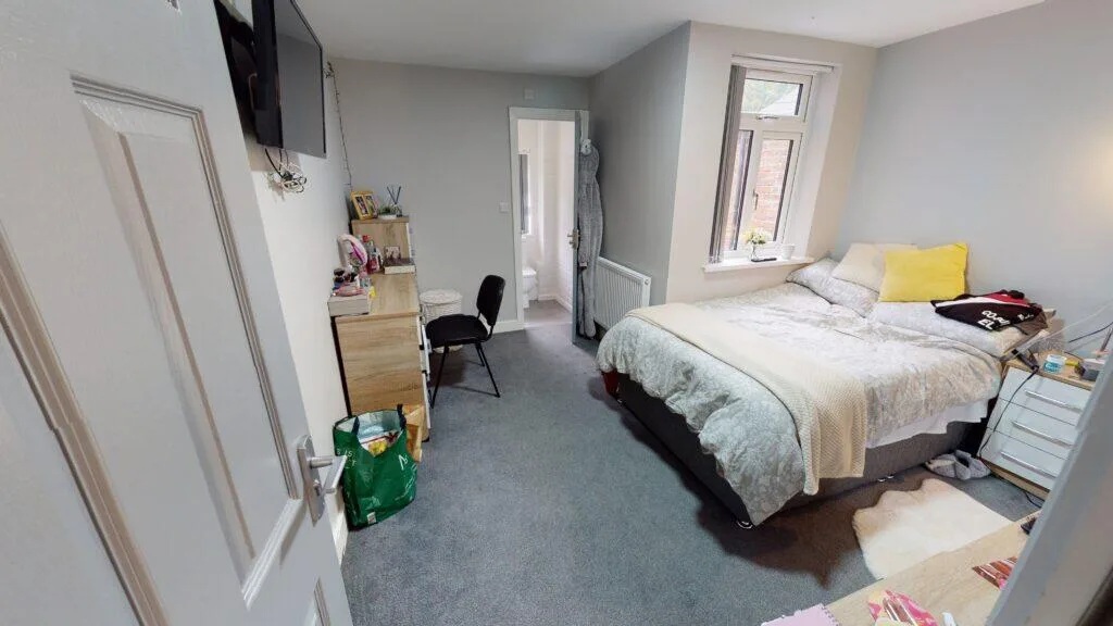 6 bedroom house for rent