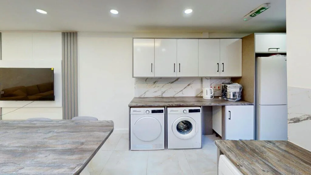 5 bedroom terraced house for rent