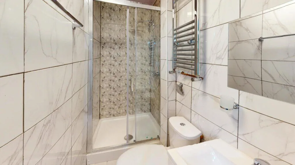5 bedroom terraced house for rent