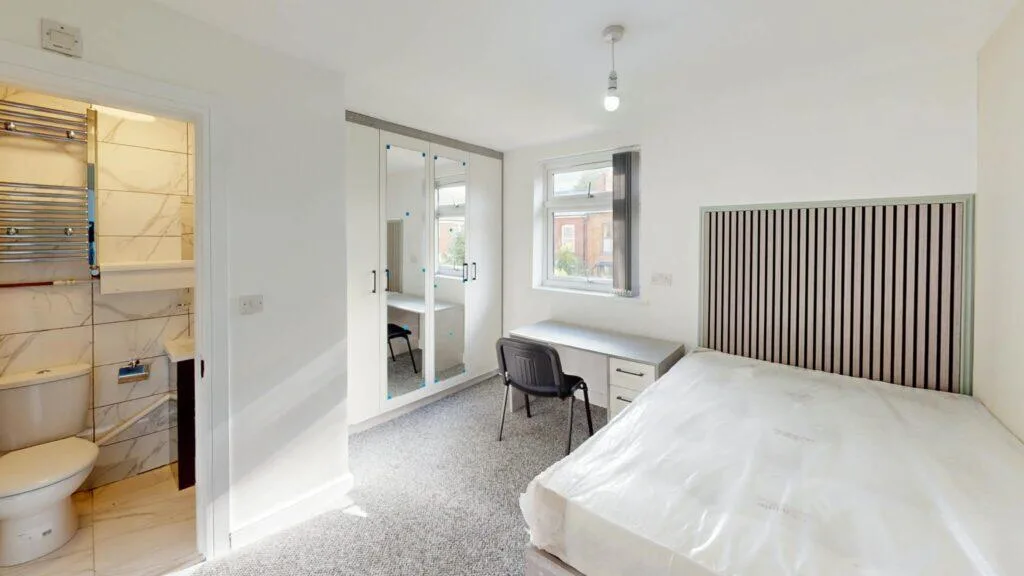 5 bedroom terraced house for rent