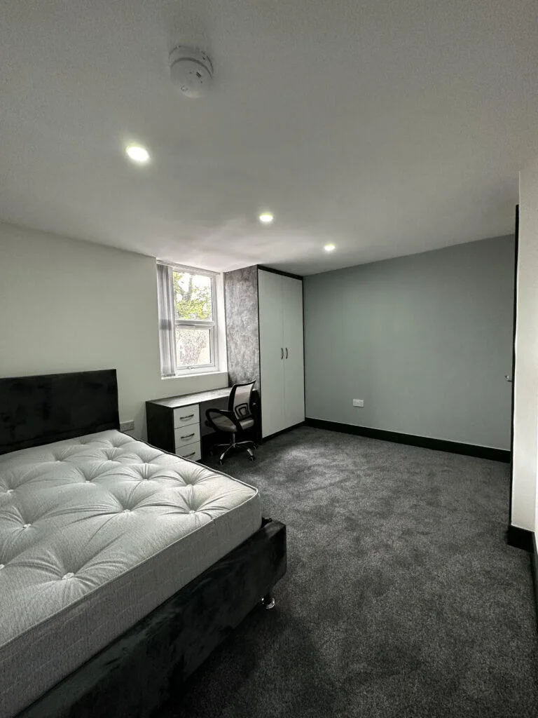 6 bedroom terraced house for rent