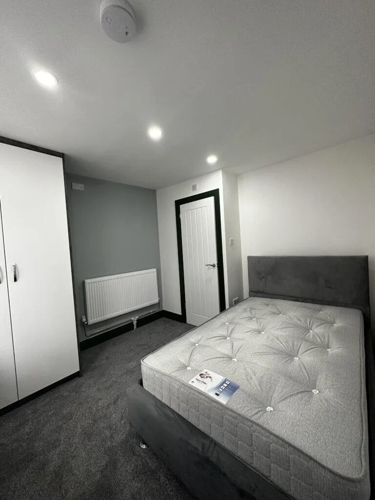 6 bedroom terraced house for rent