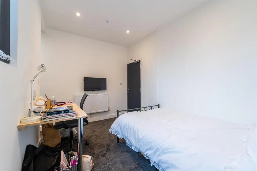 5 bedroom house for rent